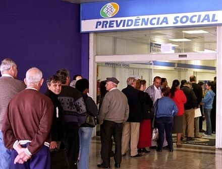 União tenta restringir alcance da regra de reajuste do mínimo sobre aposentadorias